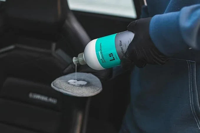 KOCHCHEMIE - Leather Star - Deep Cleaner for Leather; Revitalizes, Preserves, and Protects; Pleasant Fragrance, Color Intensifying Appearance, Supple Soft Feel; Non-Slippery Formula (1 Liter) - NeatNest