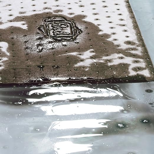 New Pig Oil Mat - Oil-Only Absorbent Mat Pads - 50 Pads per Bag - 15" x 20" Pads - Absorbs up to 28 ounces per Pad - MAT415